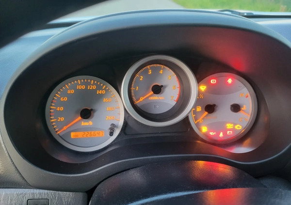 Toyota RAV4 cena 19900 przebieg: 226000, rok produkcji 2004 z Piekary Śląskie małe 497